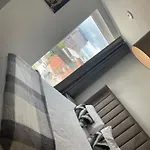 Modern 2 Bedroom City Centre Apartment W Balcony